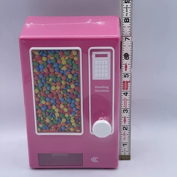 1000 ml Vending Machine Dry Food Dispenser
Pink - Bullseye's Playground™ - Picture 2 of 10
